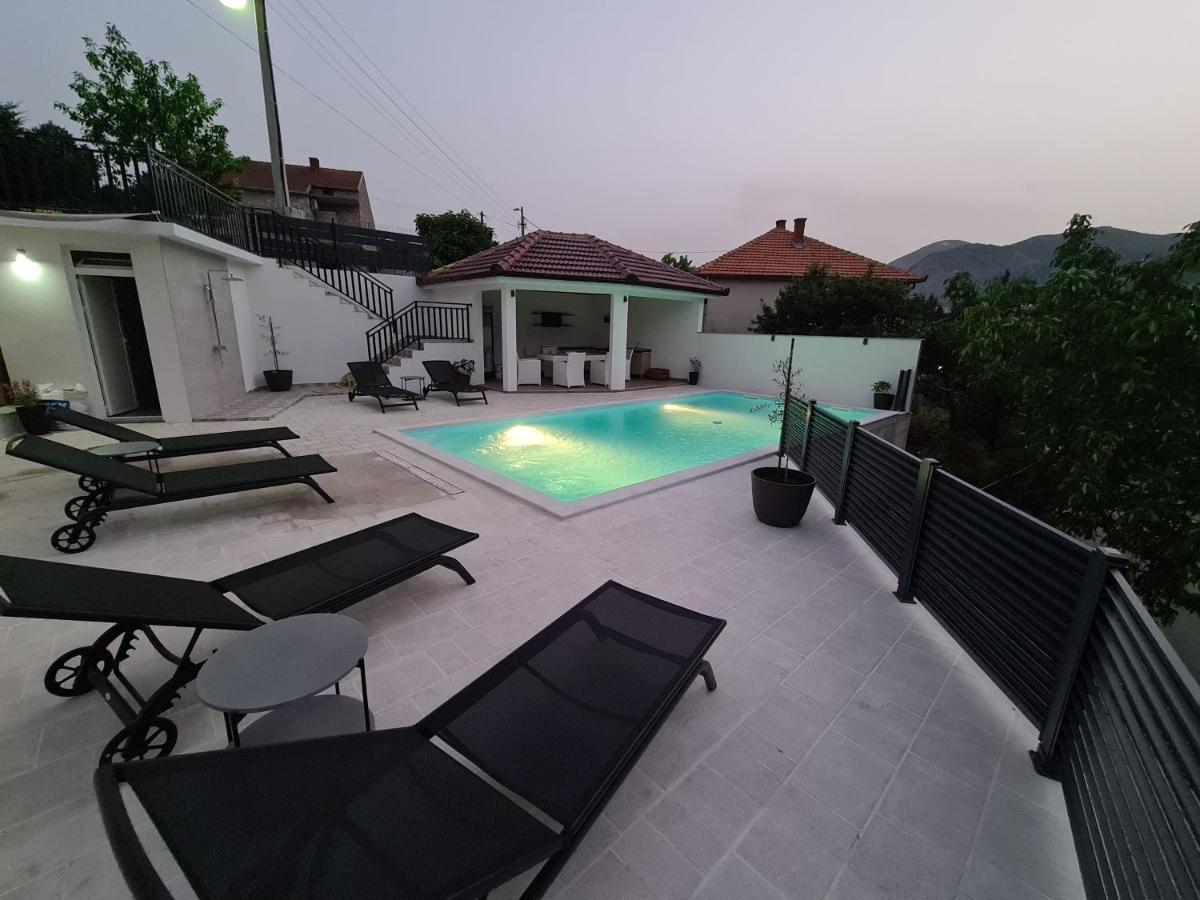 Studio Apartmani Milovic Trebinje Exteriör bild