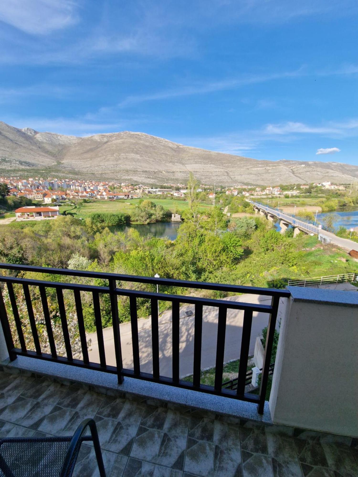 Studio Apartmani Milovic Trebinje Exteriör bild