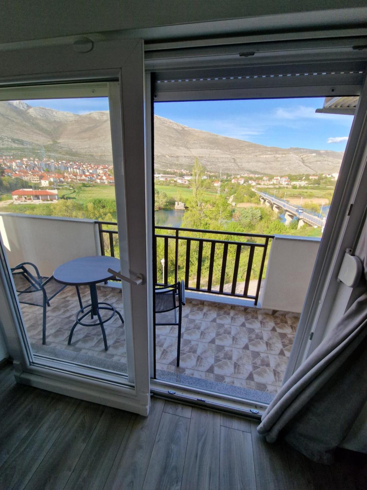 Studio Apartmani Milovic Trebinje Exteriör bild
