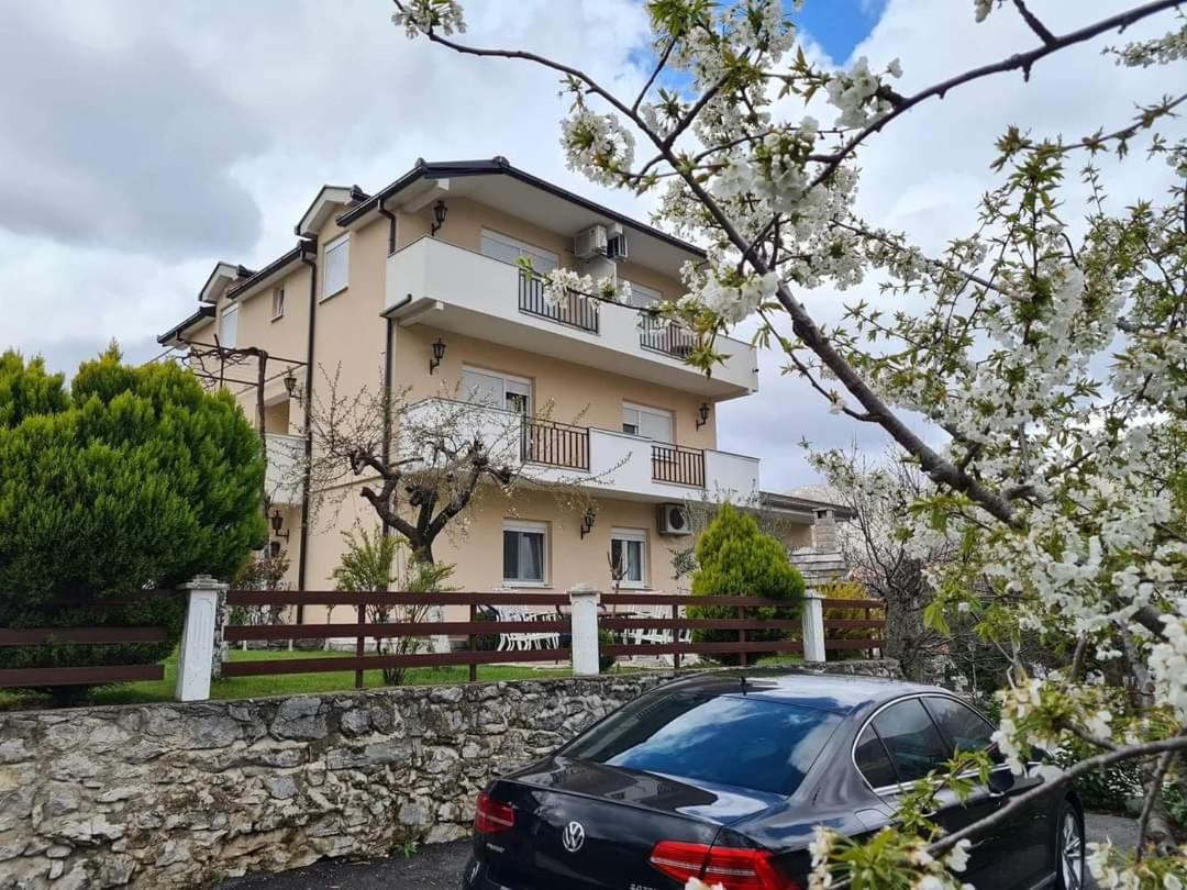 Studio Apartmani Milovic Trebinje Exteriör bild