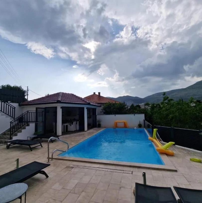 Studio Apartmani Milovic Trebinje Exteriör bild