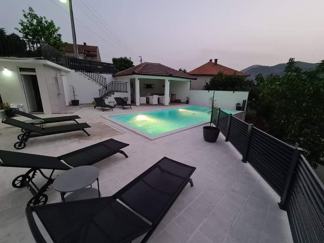 Studio Apartmani Milovic Trebinje Exteriör bild