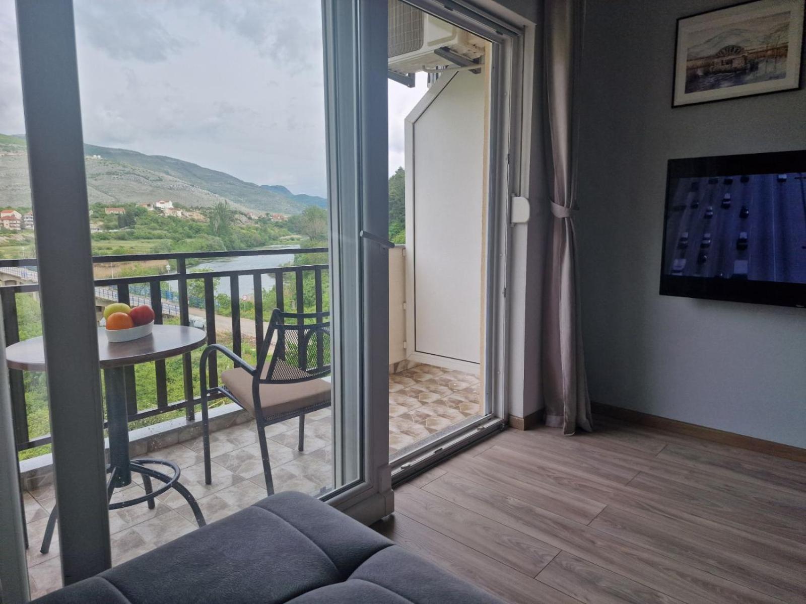 Studio Apartmani Milovic Trebinje Exteriör bild