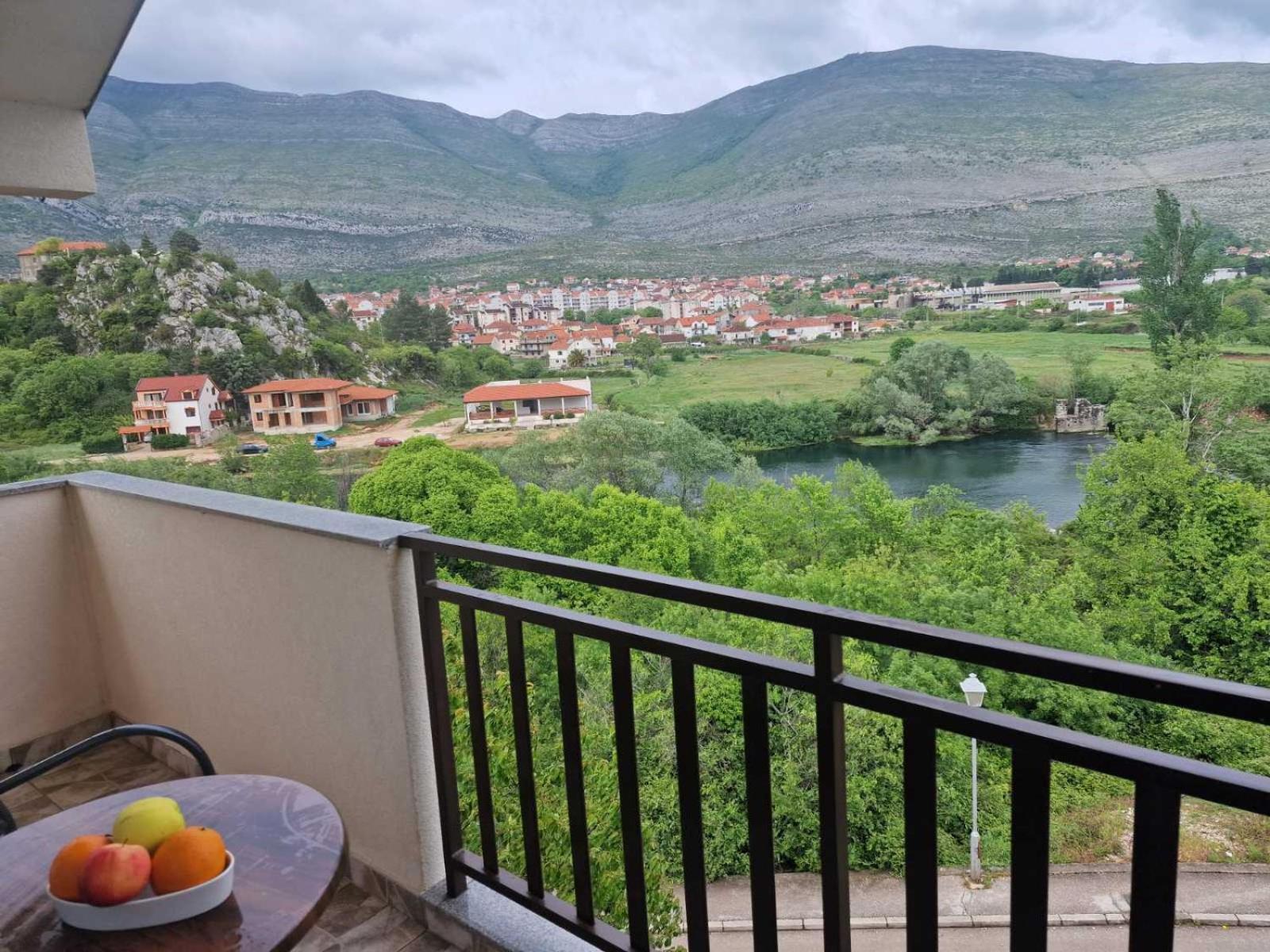 Studio Apartmani Milovic Trebinje Exteriör bild